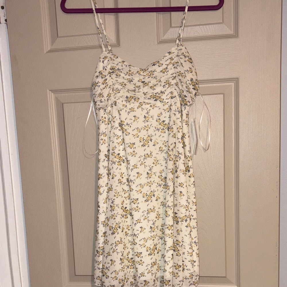 Elegant Floral Mini Dress with Spaghetti Straps
